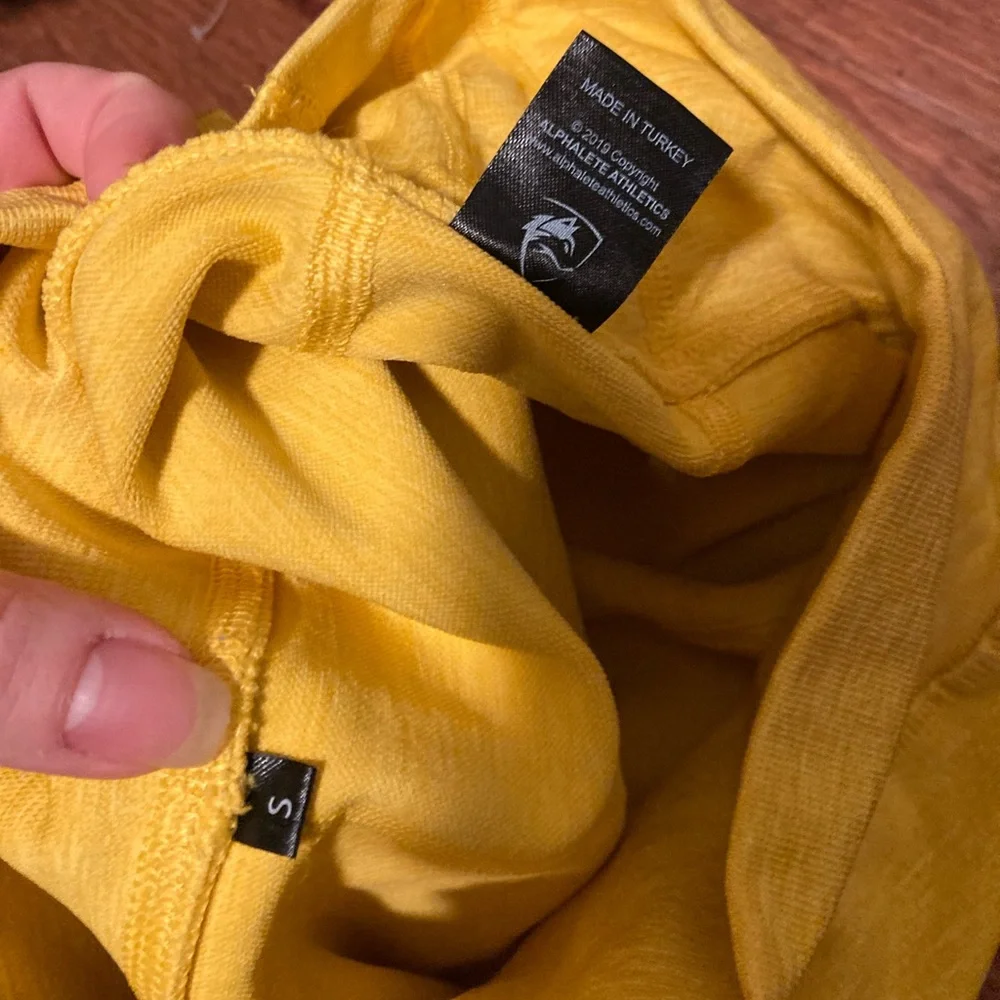ALPHALETE Women’s Yellow biker Shorts Athletic Biker Running SIZE Small
